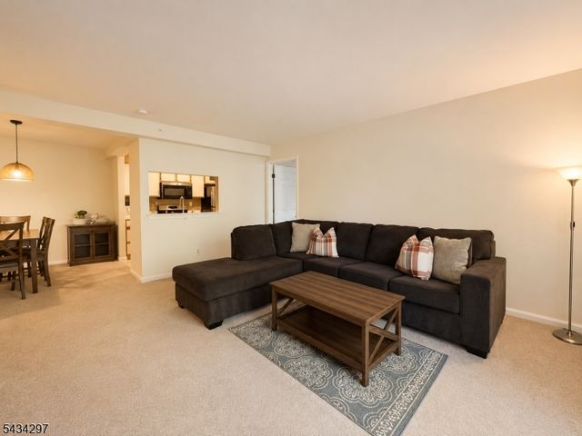 318 Stratford Pl 318, Bridgewater Twp., NJ 08805