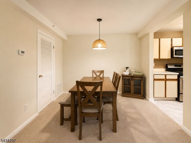 318 Stratford Pl 318, Bridgewater Twp., NJ 08805