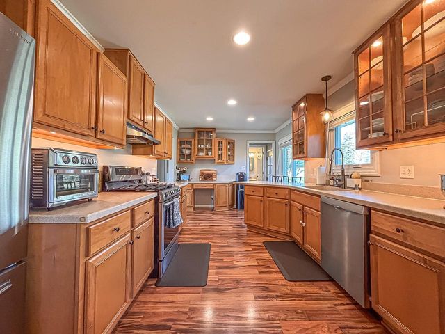 W158N5725 Elmway DRIVE, Menomonee Falls, WI 53051