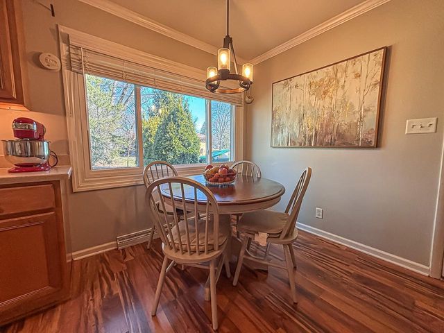 W158N5725 Elmway DRIVE, Menomonee Falls, WI 53051