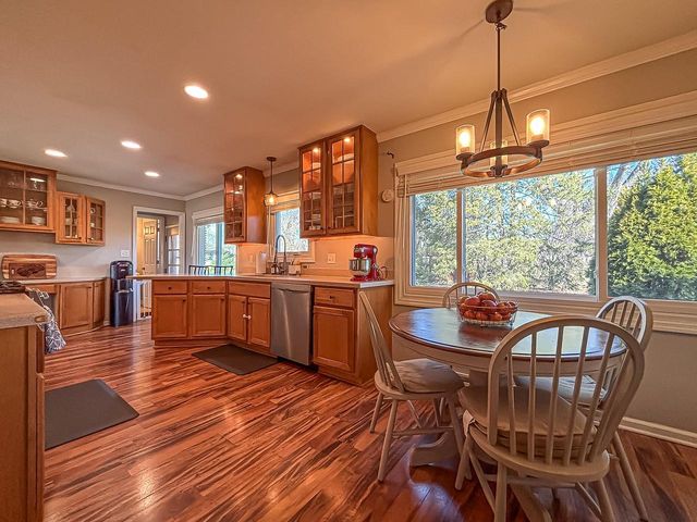 W158N5725 Elmway DRIVE, Menomonee Falls, WI 53051