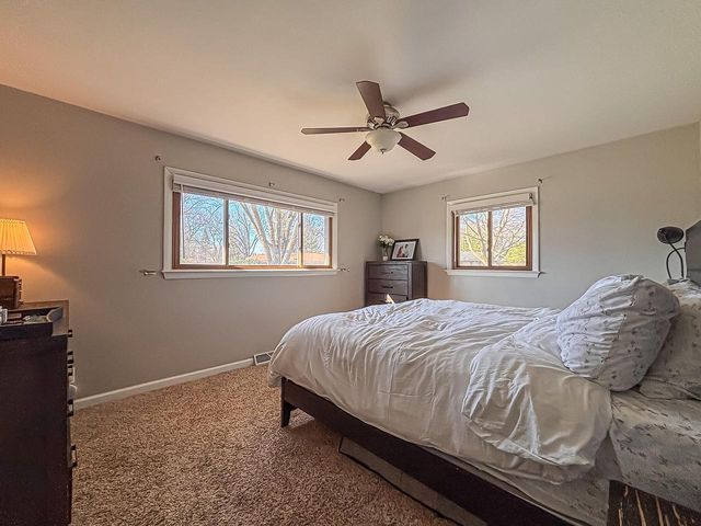 W158N5725 Elmway DRIVE, Menomonee Falls, WI 53051