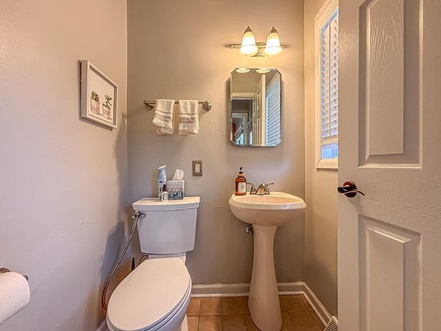 W158N5725 Elmway DRIVE, Menomonee Falls, WI 53051