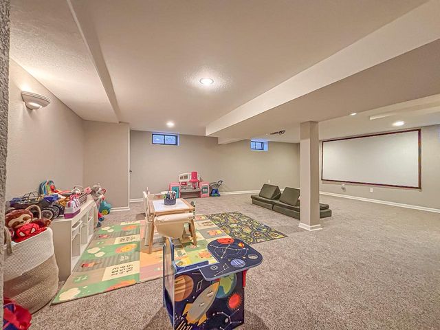 W158N5725 Elmway DRIVE, Menomonee Falls, WI 53051