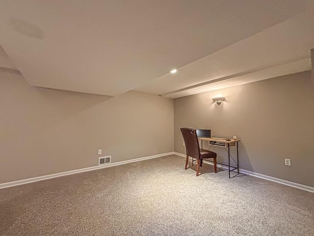 W158N5725 Elmway DRIVE, Menomonee Falls, WI 53051