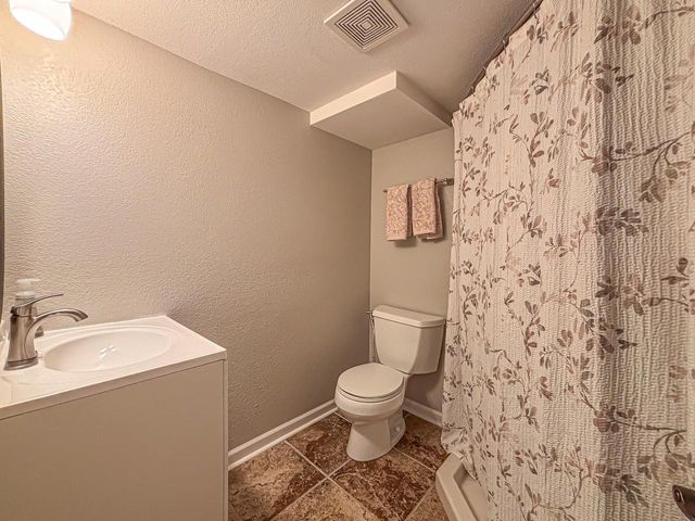 W158N5725 Elmway DRIVE, Menomonee Falls, WI 53051