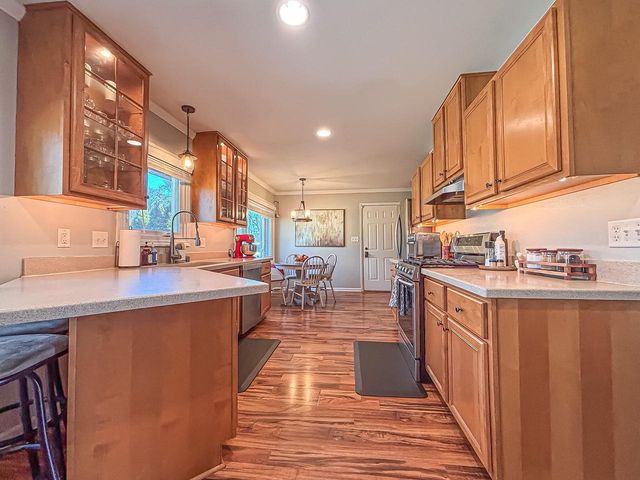 W158N5725 Elmway DRIVE, Menomonee Falls, WI 53051