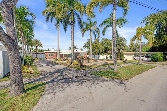 1995 N Hibiscus Dr, North Miami, FL 33181