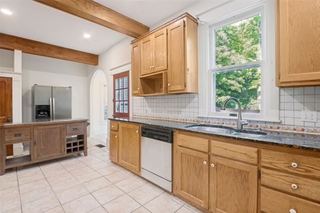 111 S Willomet Avenue, Dallas, TX 75208