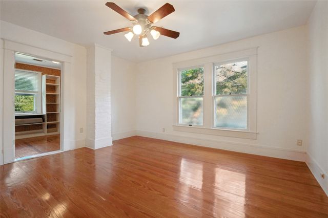 111 S Willomet Avenue, Dallas, TX 75208