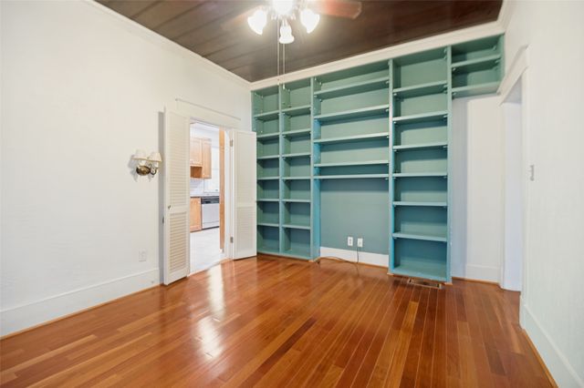 111 S Willomet Avenue, Dallas, TX 75208