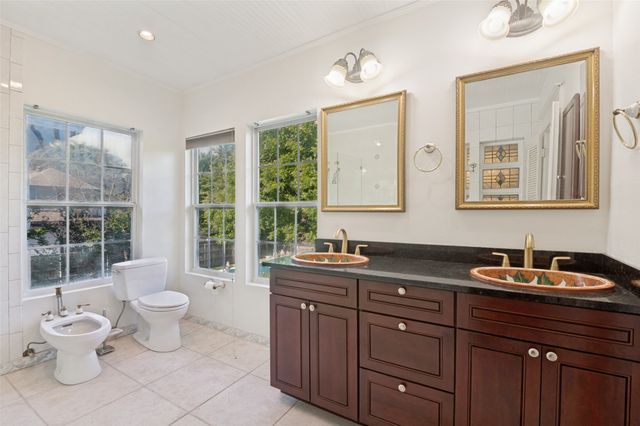 111 S Willomet Avenue, Dallas, TX 75208