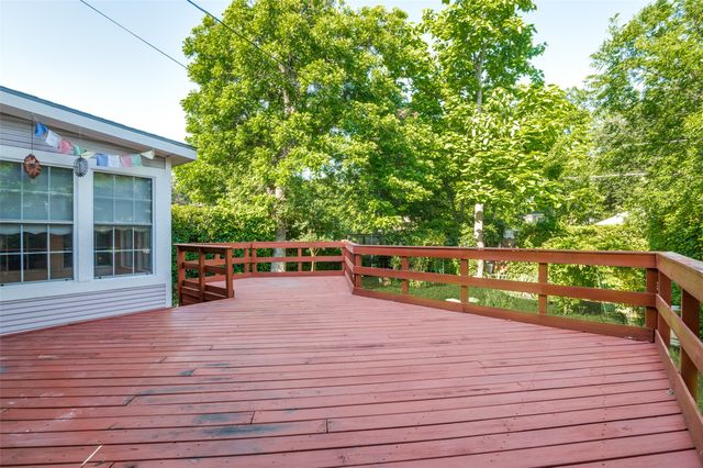 111 S Willomet Avenue, Dallas, TX 75208