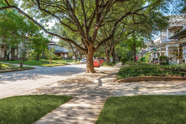 111 S Willomet Avenue, Dallas, TX 75208