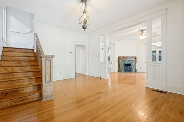 111 S Willomet Avenue, Dallas, TX 75208