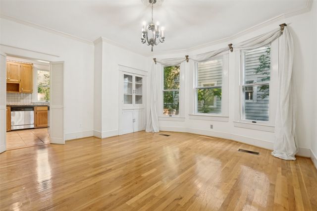 111 S Willomet Avenue, Dallas, TX 75208