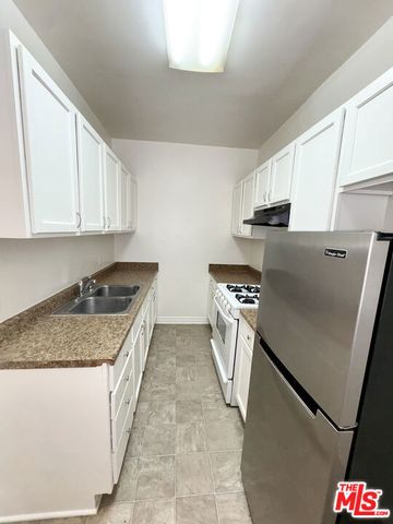 439 N Van Ness Avenue 1, Los Angeles, CA 90004