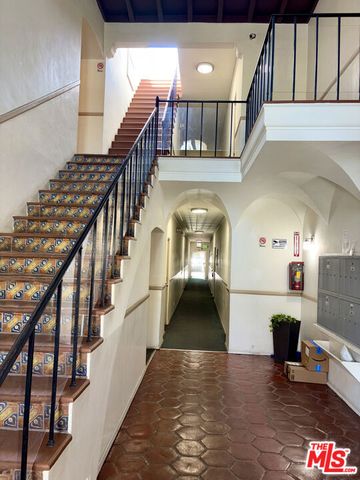 439 N Van Ness Avenue 1, Los Angeles, CA 90004