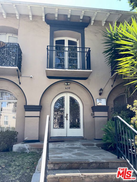 439 N Van Ness Avenue 1, Los Angeles, CA 90004