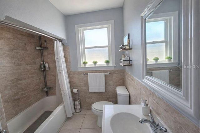 2737 W SPRUCE STREET, Tampa, FL 33607