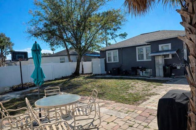 2737 W SPRUCE STREET, Tampa, FL 33607