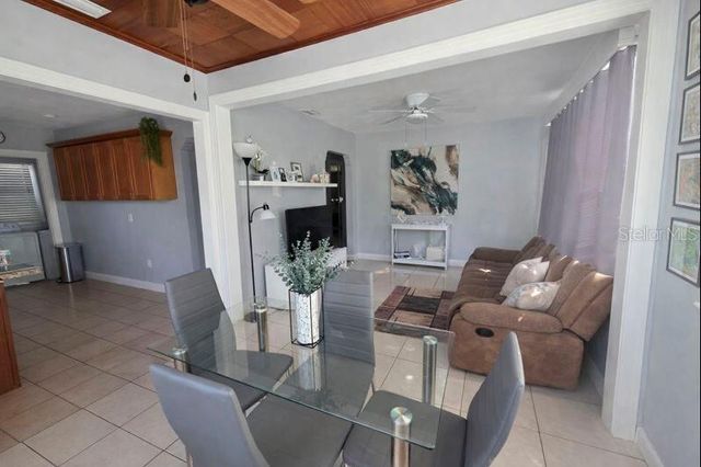 2737 W SPRUCE STREET, Tampa, FL 33607