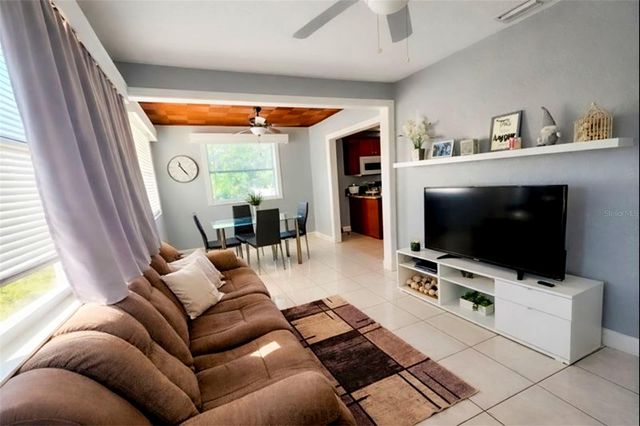 2737 W SPRUCE STREET, Tampa, FL 33607