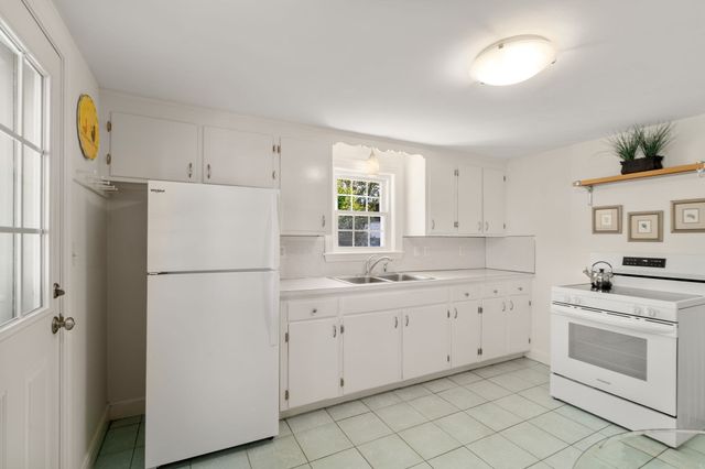 1566 Main Street, Walpole, MA 02081