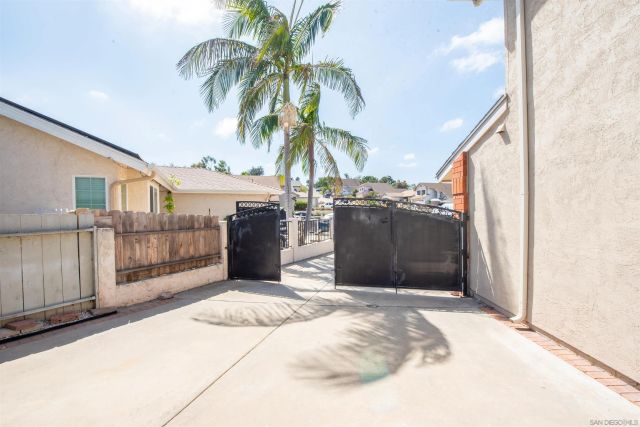 335 Dolo St., San Diego, CA 92114