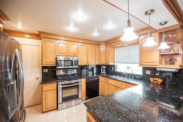 335 Dolo St., San Diego, CA 92114