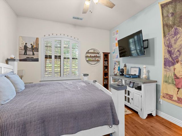 2050 E Oak Shores Drive, Cross Roads, TX 76227