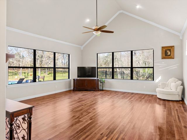 2050 E Oak Shores Drive, Cross Roads, TX 76227