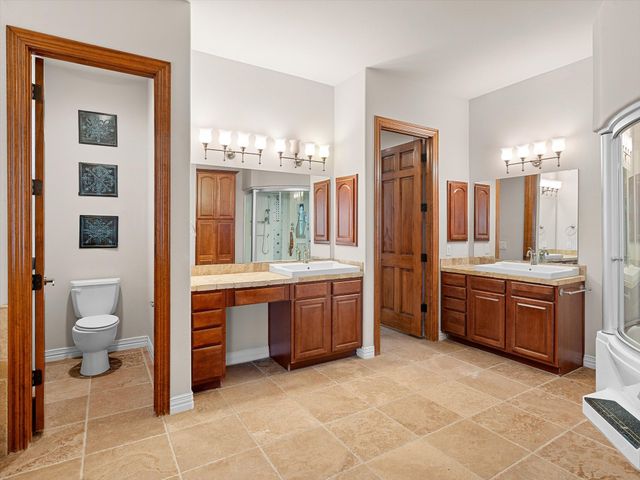 2050 E Oak Shores Drive, Cross Roads, TX 76227