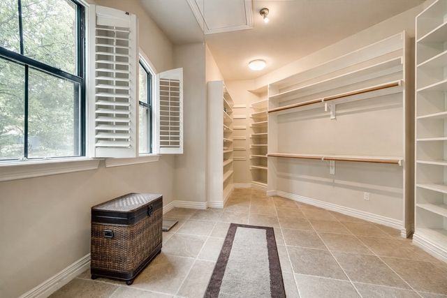 2050 E Oak Shores Drive, Cross Roads, TX 76227