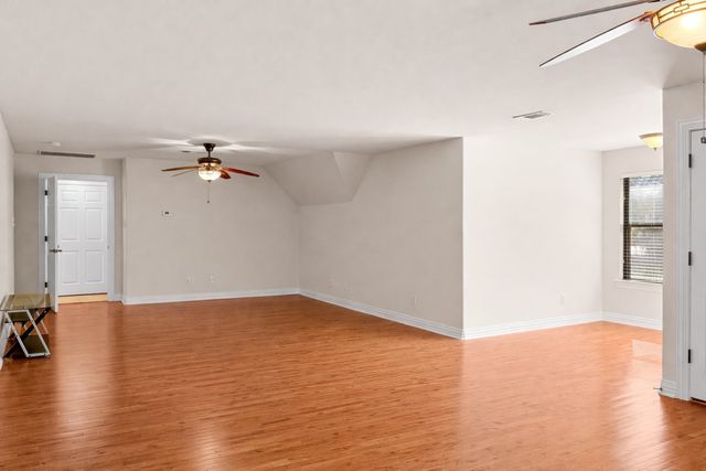 2050 E Oak Shores Drive, Cross Roads, TX 76227