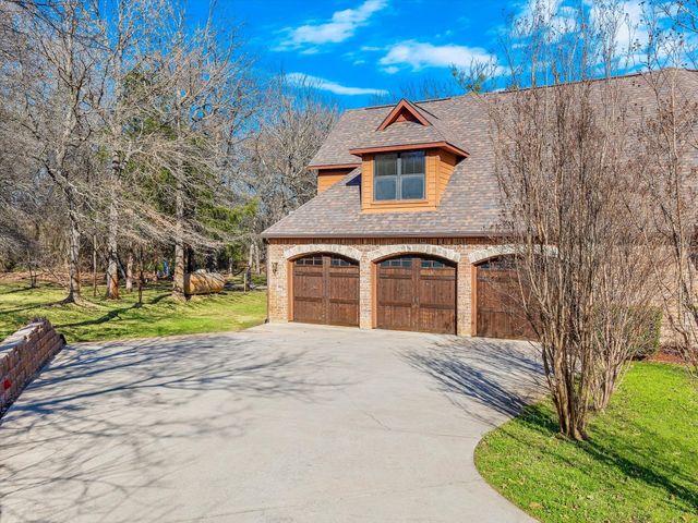 2050 E Oak Shores Drive, Cross Roads, TX 76227