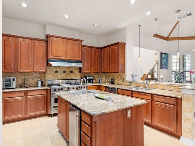 2050 E Oak Shores Drive, Cross Roads, TX 76227