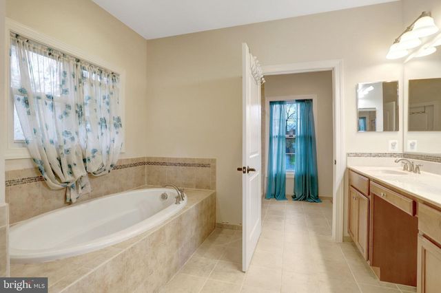 5244 MITCHELL ST, Alexandria, VA 22312