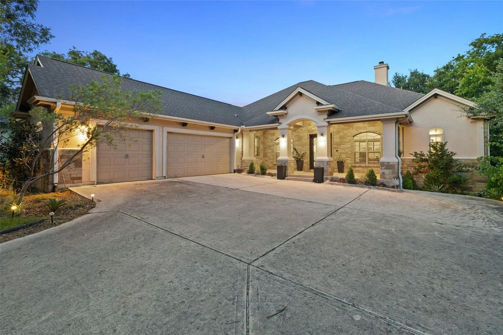 10298 Brangus RD, Driftwood, TX 78619