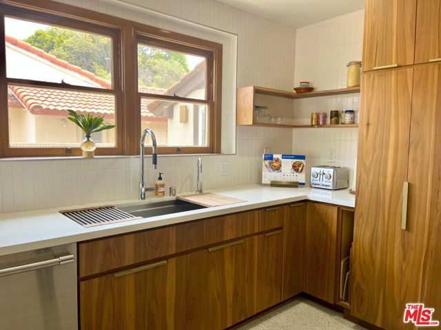 4623 Don Miguel Drive, Los Angeles, CA 90008