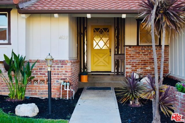 4623 Don Miguel Drive, Los Angeles, CA 90008