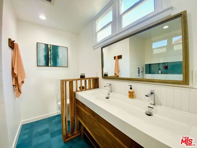 4623 Don Miguel Drive, Los Angeles, CA 90008
