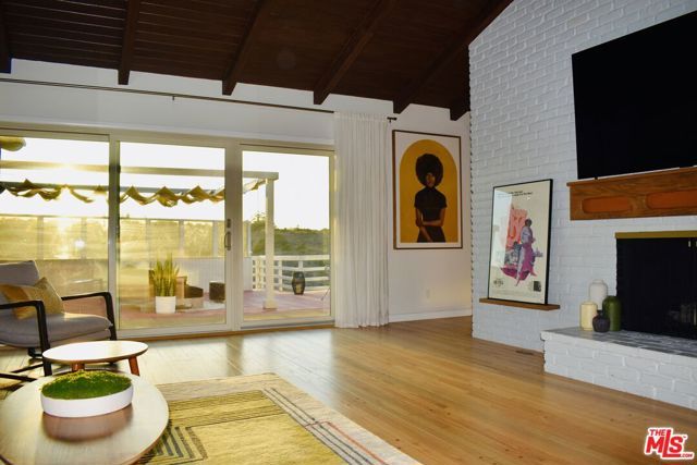 4623 Don Miguel Drive, Los Angeles, CA 90008