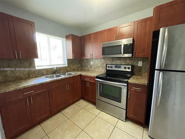 4160 SW 36th St, West Park, FL 33023