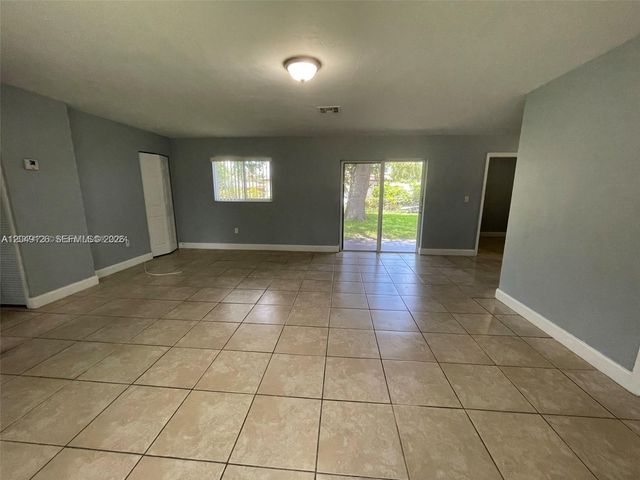 4160 SW 36th St, West Park, FL 33023