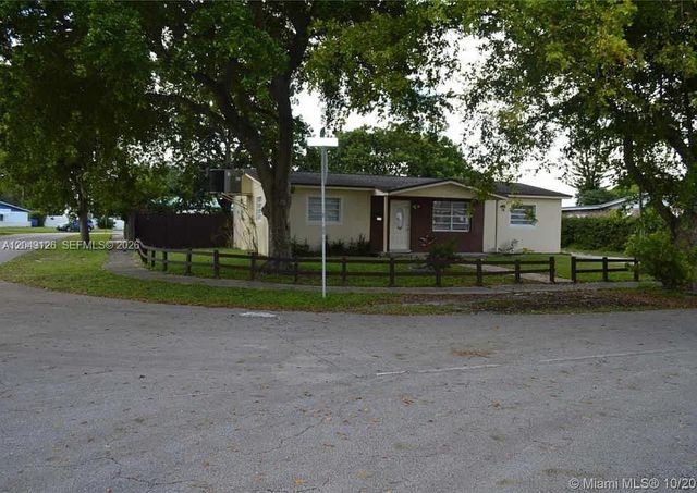 4160 SW 36th St, West Park, FL 33023