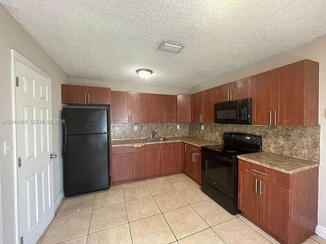4160 SW 36th St, West Park, FL 33023