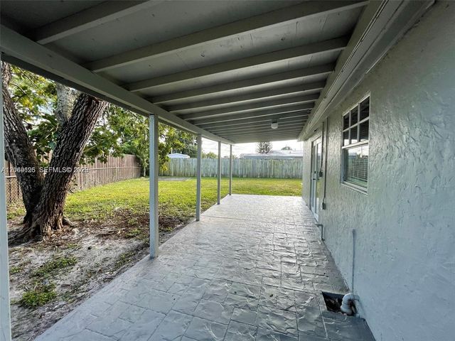 4160 SW 36th St, West Park, FL 33023