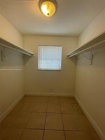 4160 SW 36th St, West Park, FL 33023
