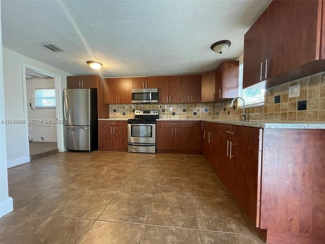 4160 SW 36th St, West Park, FL 33023